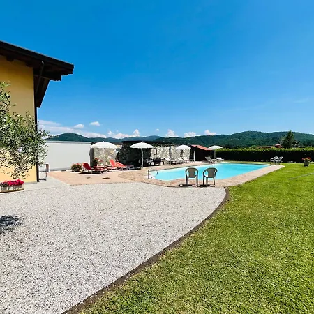 E Alloggi Luis Gianni *